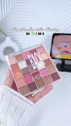 Bảng phấn mắt dành cho mấy bà mới tập makeup cho quen nè, vì rẻ , nhiều màu. Dùng được cho cả vẽ chân mày, khối, bắt sáng .  Em nó zá rẻ nên màu ko bám lâu lắm, đc cái màu nào lên chuẩn màu đó . #phanmat25o 