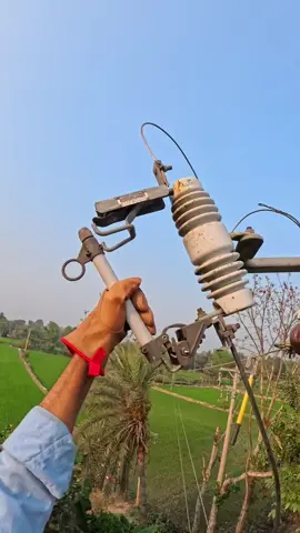 হাত দিয়ে ফিউজ লাগালাম যদিও গ্রাউন্ডিং করা ছিল.. ☠️☠️