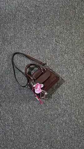Secantik ini cuma 50 ribu yang bener aja 😫❤️#tas #slingbag #shoulderbag #handbag #minikamari #fyp 