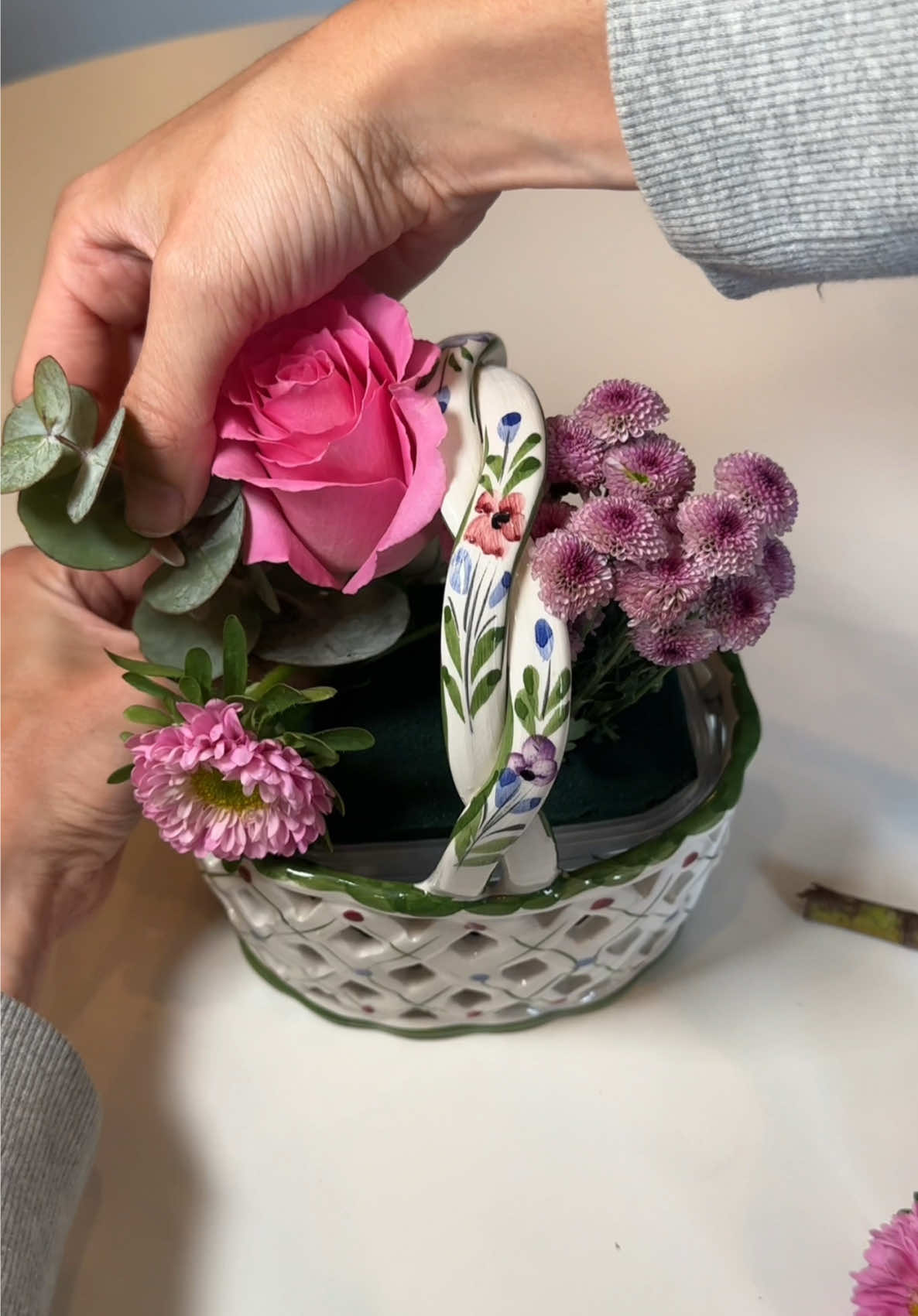 The feminine urge to put flowers in everything ✨🌷. This was such a fun little challenge!  Happy day 6/30 of trying something new everyday to get my spark back!