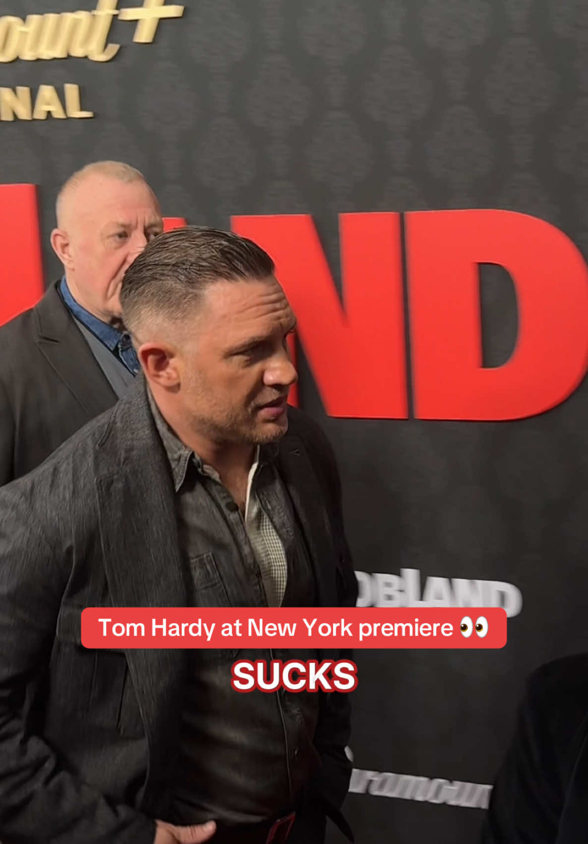 Tom Hardy has stepped onto the red carpet at a Chelsea theater in New York for the premiere of his new crime drama, Mobland 👀 #tomhardy #movies #newyork #jiujitsu 