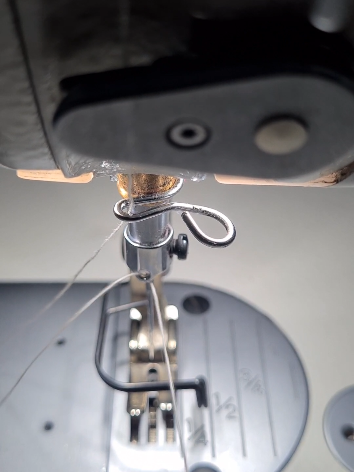 COMO ENHEBRAR MAQUINA JACK A5E #costura #jack #A5E #fpy #viral_video #maquina #confeccion #paratiiiiiiiiiiiiiiiiiiiiiiiiiiiiiii #sastre #sastreria 