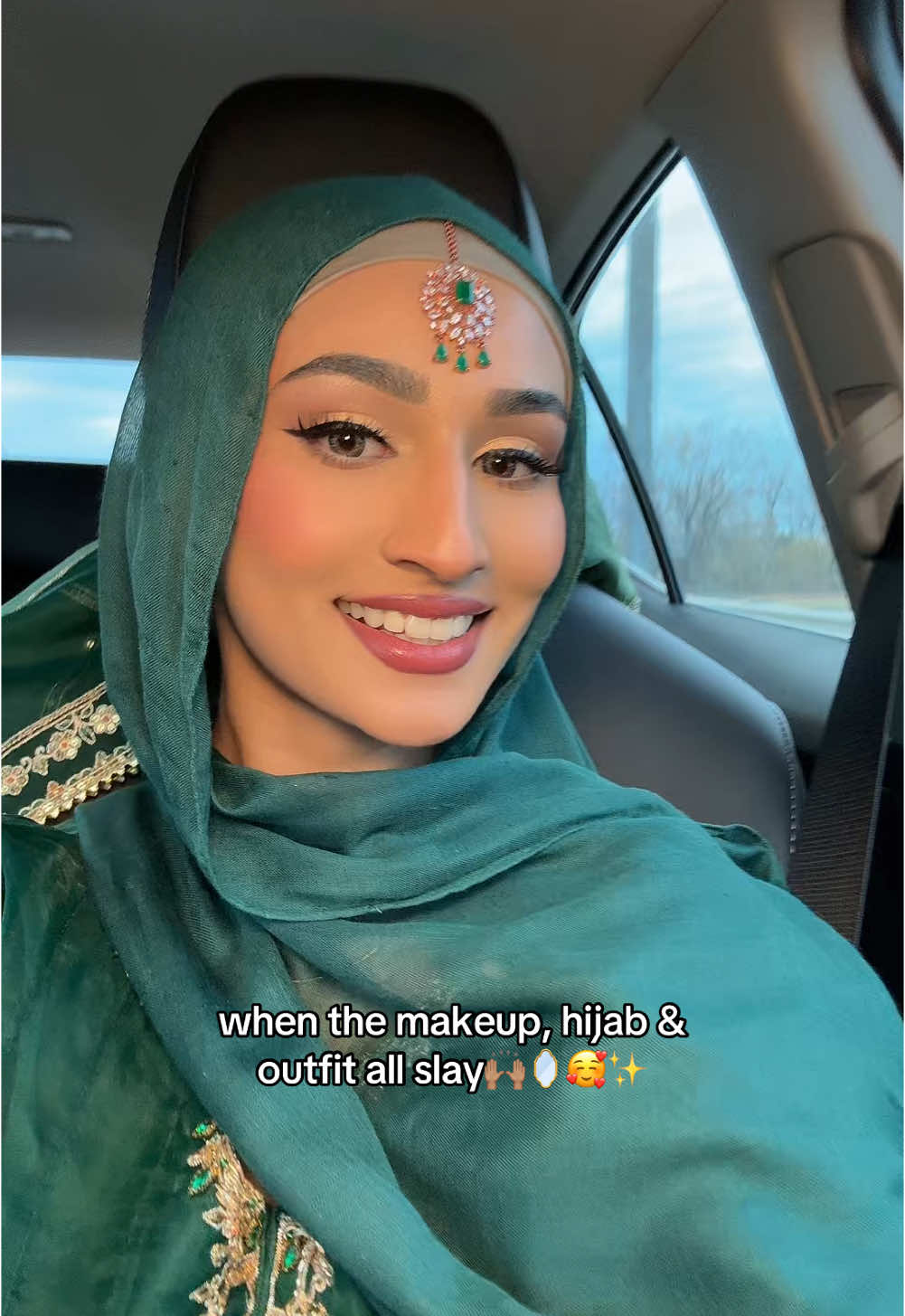 Eid slayy💄took my time on my face and I’m obsessed with how this makeup turned out (tutorial dropping soon)👀 also wore contacts after so long… and forgot how to act🤭  #eidlook #makeup #beauty #desi #browntiktok #HijabFashion 