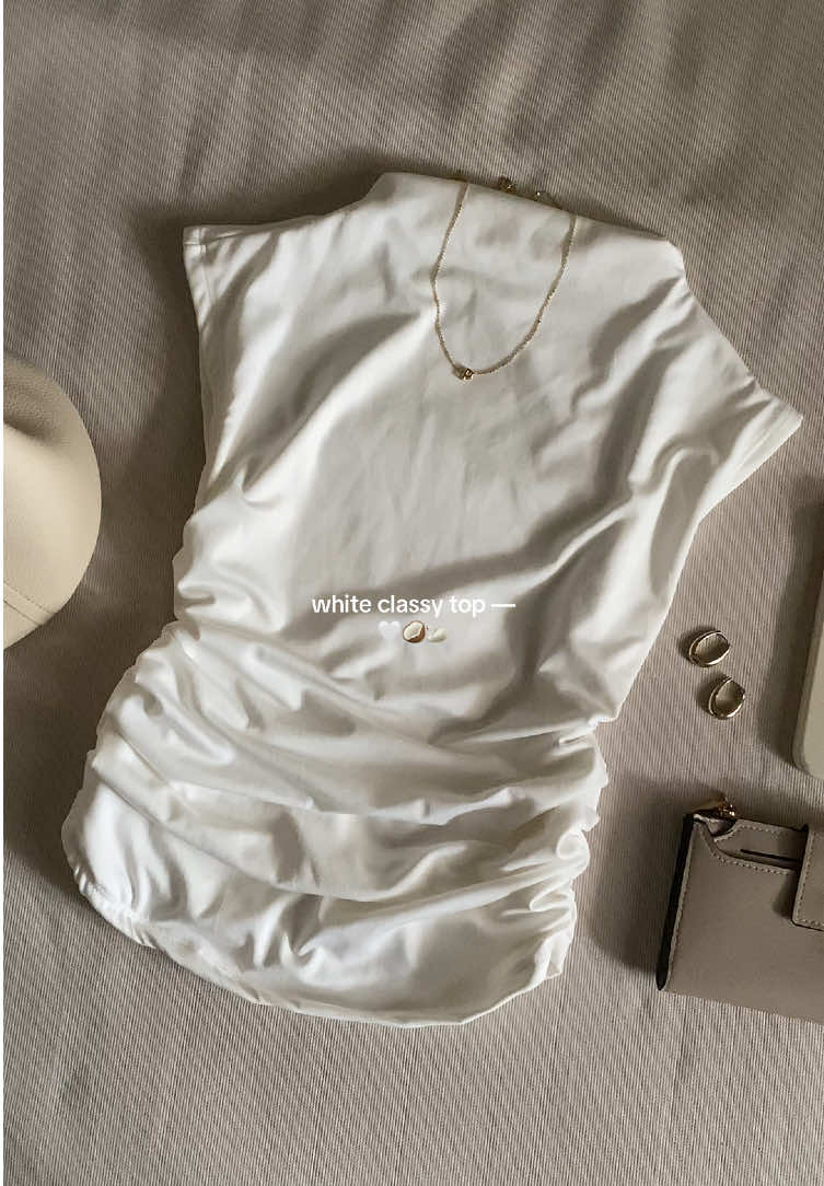 inlove with this top !! 🤍 #topforwomen #outfitideas #OOTD #whitetop #fypage 
