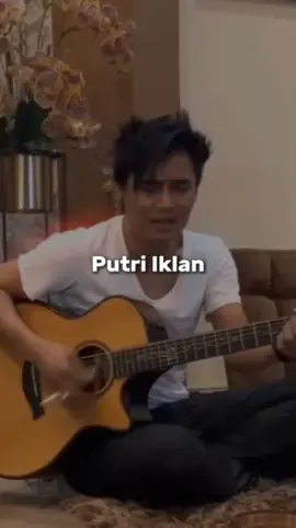 Papa Charly emang ga' ada obat suaranya😁 • 🎶 Putri Iklan • 𝙎𝙪𝙥𝙥𝙤𝙧𝙩 & 𝙁𝙤𝙡𝙡𝙤𝙬 _ @zona_musik42 ______________________________ #putriiklan #st12 #flashbackmusic #trending #musicvideo #instamusic #liriklagu #lirikmusik #nostalgia #laguhits #musikhits #2000s #bandhits #band2000an #viralmusic #musiclyrics #storyhits #MusikIndonesia #lirikvideo