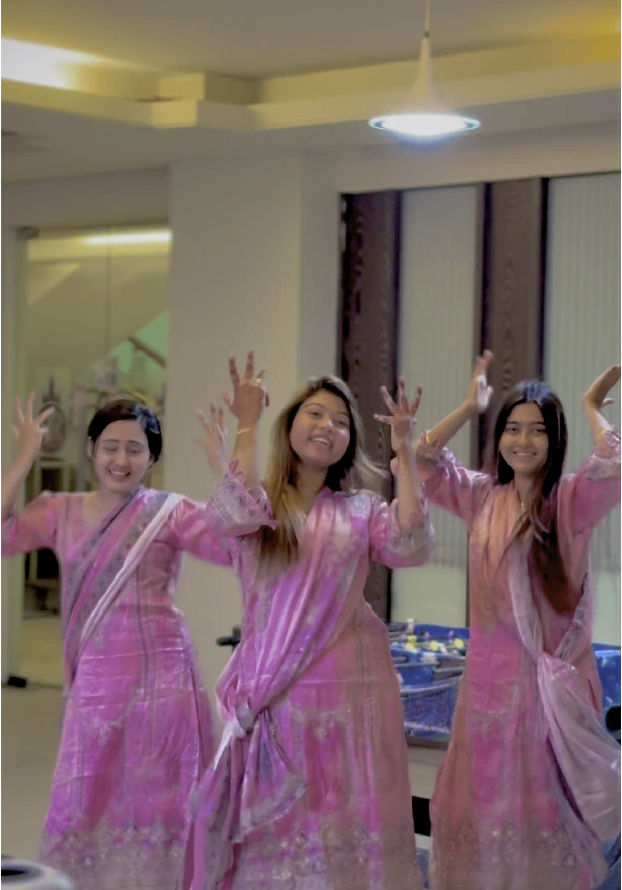 Banja Meri Rani Dance❤️‍🔥#sohel_shuvo #aroshi_aru @Aru MakeOver & Beauty Salon 