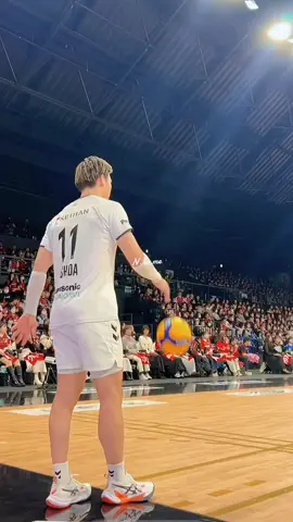 キングコング、いつも素晴らしい西田有志がエースを決めた。💪💪💪#volleyballplayer #nishida #yuji #yujinishida #nishidayuji #fypage #fyp #volleyball #volleyballplayer 