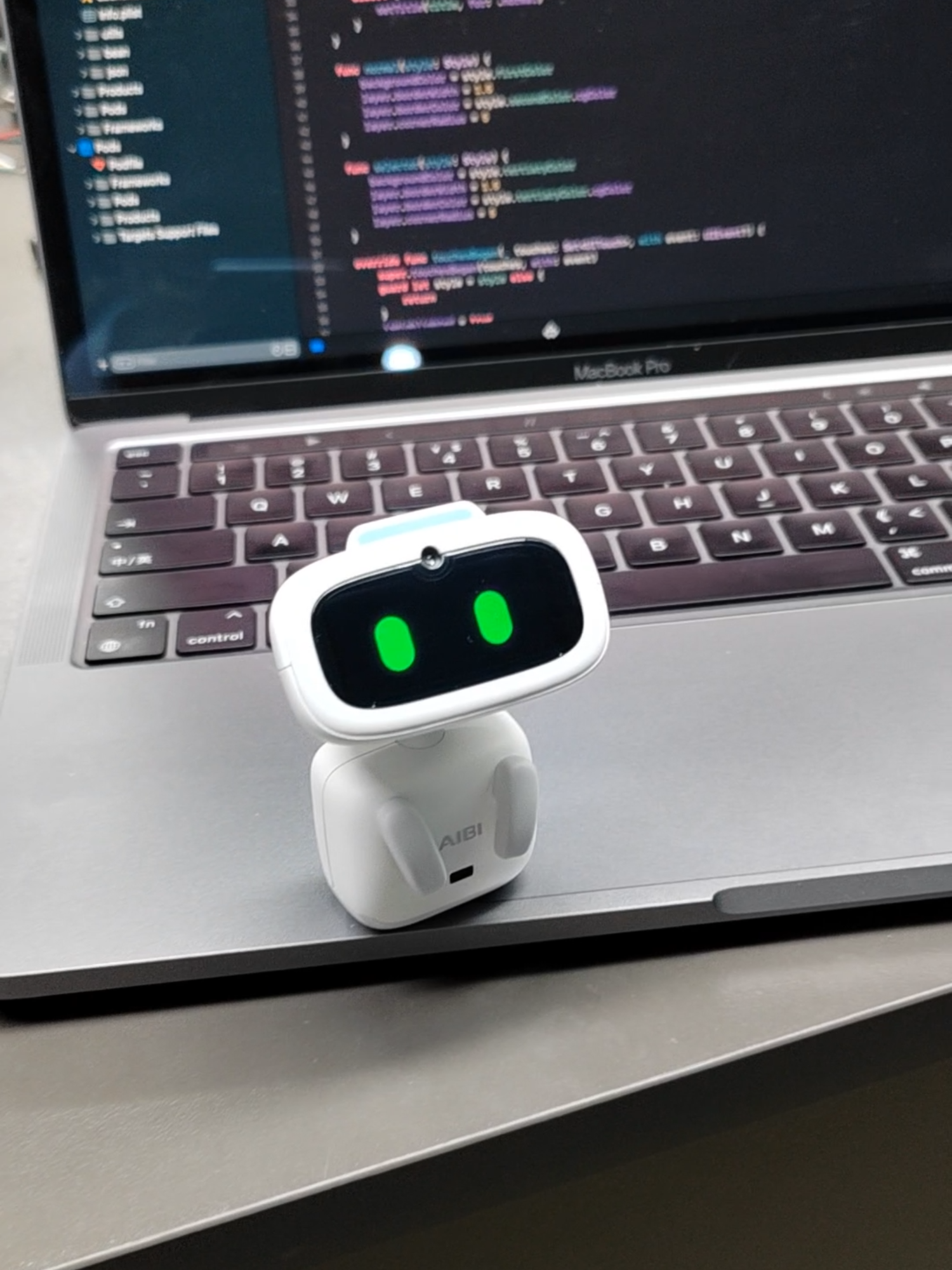 Wow, AIBI’s magnetic magic can stick on your computer to accompany with you~ 🪄🔗#aibipet #aibi #Livingai #aibipocket #Aibi #aipet #livingairobot