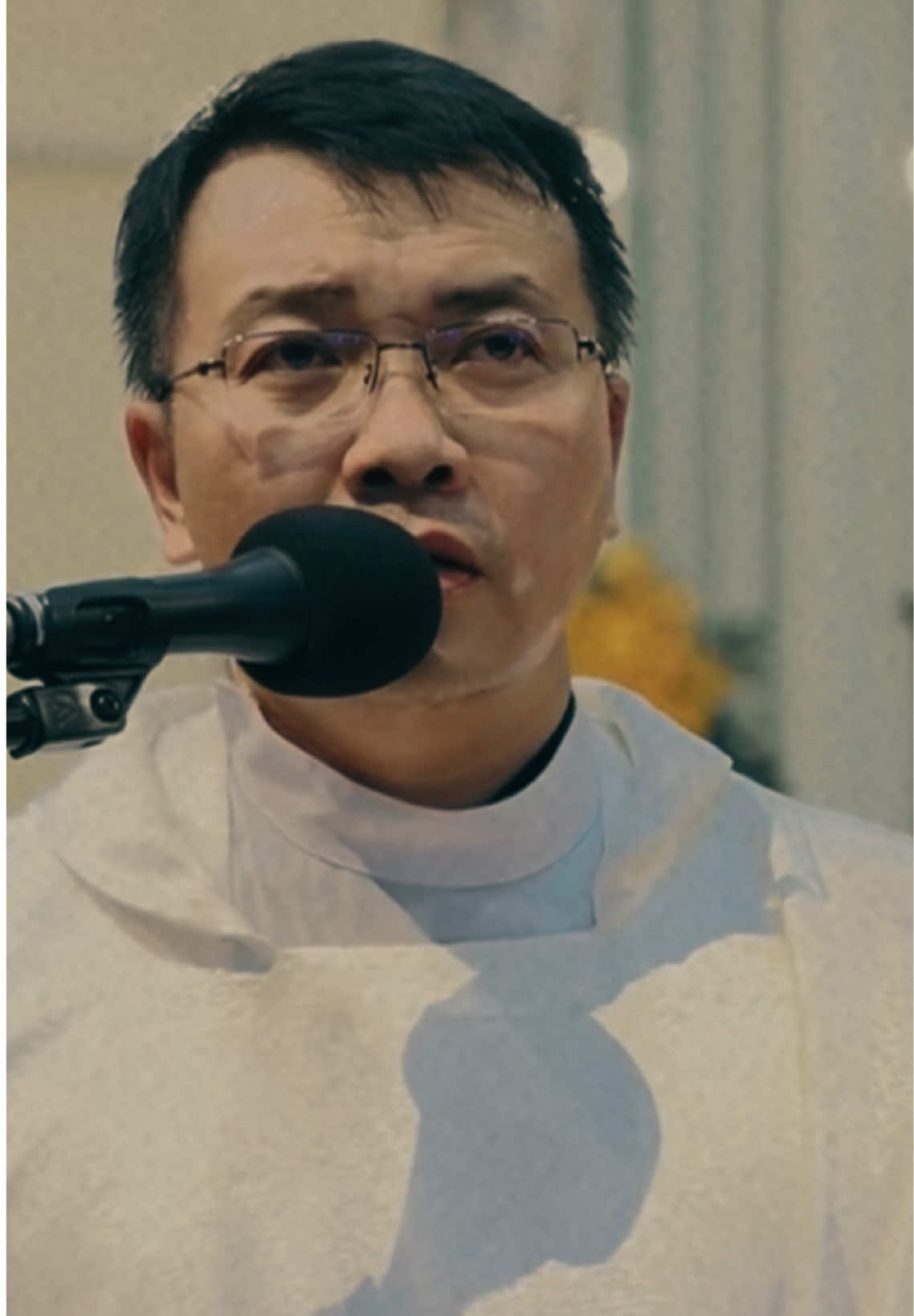 Chúng ta đều là vô danh nhưng ai cũng muốn được biết đến 😔  #linhmucphuongdinhtoai #cauchuyencuocsong #binhancatholic #catholictiktok #sachchiecchieusaubuihoaquynh 