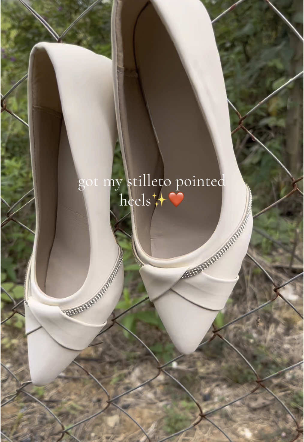 Looking for classy and elegant heels? Then this heels is perfect for you! Click the yellow basket to order! #chezyljumamil #stilettoshoes #pointedheels #classy #elegant #fyp #trend