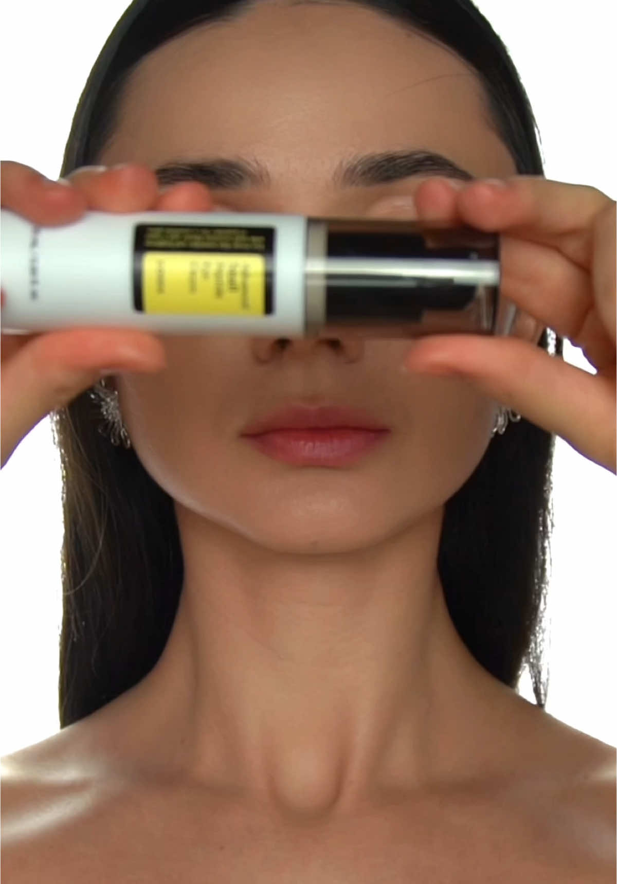 Thank you, @COSRX Official , for this gift! 🫶🏻 This eye cream is now a part of my daily skincare routine. Its lightweight texture absorbs quickly, provides deep hydration, and helps me look refreshed even after a sleepless night. Most importantly, it doesn’t overload the skin and works perfectly under makeup.#mirrorskin #teamcosrx #koreanskincare 