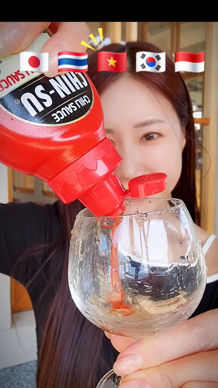 다음엔 어떤소스와 함께 먹어볼까요? 일본 사백어 축제에서 사백어🐟 먹방 シロウオ Ice goby Mukbang #일본 🇯🇵 #사백어 #シロウオ #나라별소스 #언니가먹어줄게 #틱톡푸드 #먹방ASMR #먹방 #추천 #fyp #줄리엣먹방 #julietasmr #asmr #mukbang  
