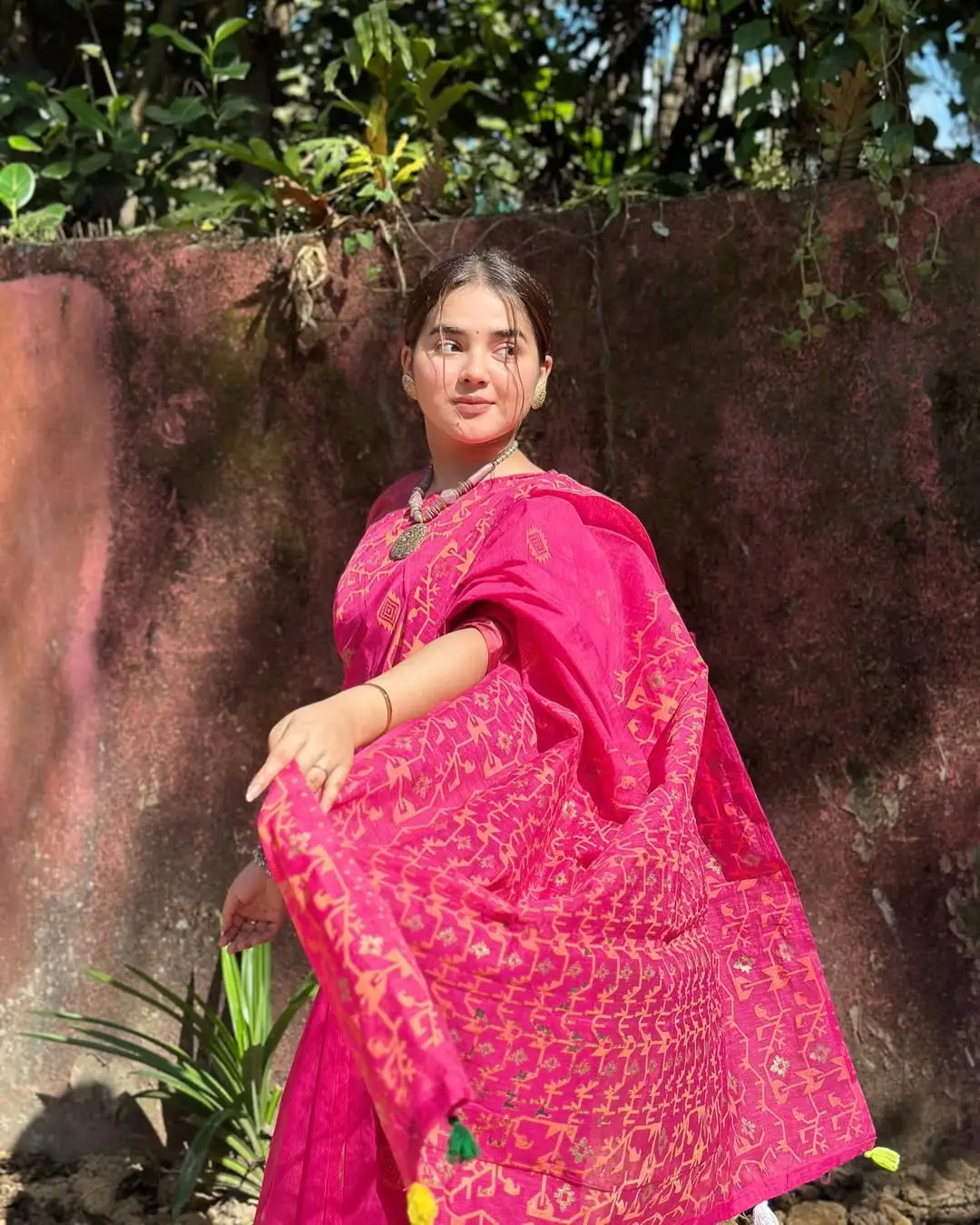 Ami dekte besi kharap, naki konorokom ekta kore bornona die jan dekhi 😊🥰#fyp #fyp #fyp #chattogram #bangladesh🇧🇩 #queen_kobita 