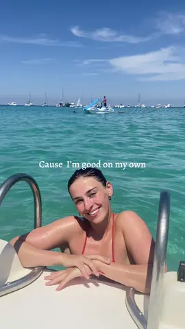 probably not good on my own without my personal dish washer and no.1 supporter #arianagrande #arianagrandehair #arianagrandeshoes #arianagrandetrends #warmarianagrande 