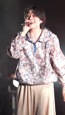 片想いしてる人ー🙋🏻‍♂️絶対最後まで聴いて⛄️ 寒い日も続いてるしそんな時はこの曲聴いてね🎧 #白雪の王子様 #オリジナル曲 #はせとも #作詞作曲 #シンガーソングライター #歌うたいのばすけっとぼーらー #片想いソング #推し活 
