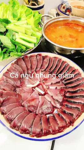 Nay ăn cá ngừ nhúng giấm với em nha mấy chị ơi#uthien1510 #tiktokfood #monngonmoingay #xuhuong 