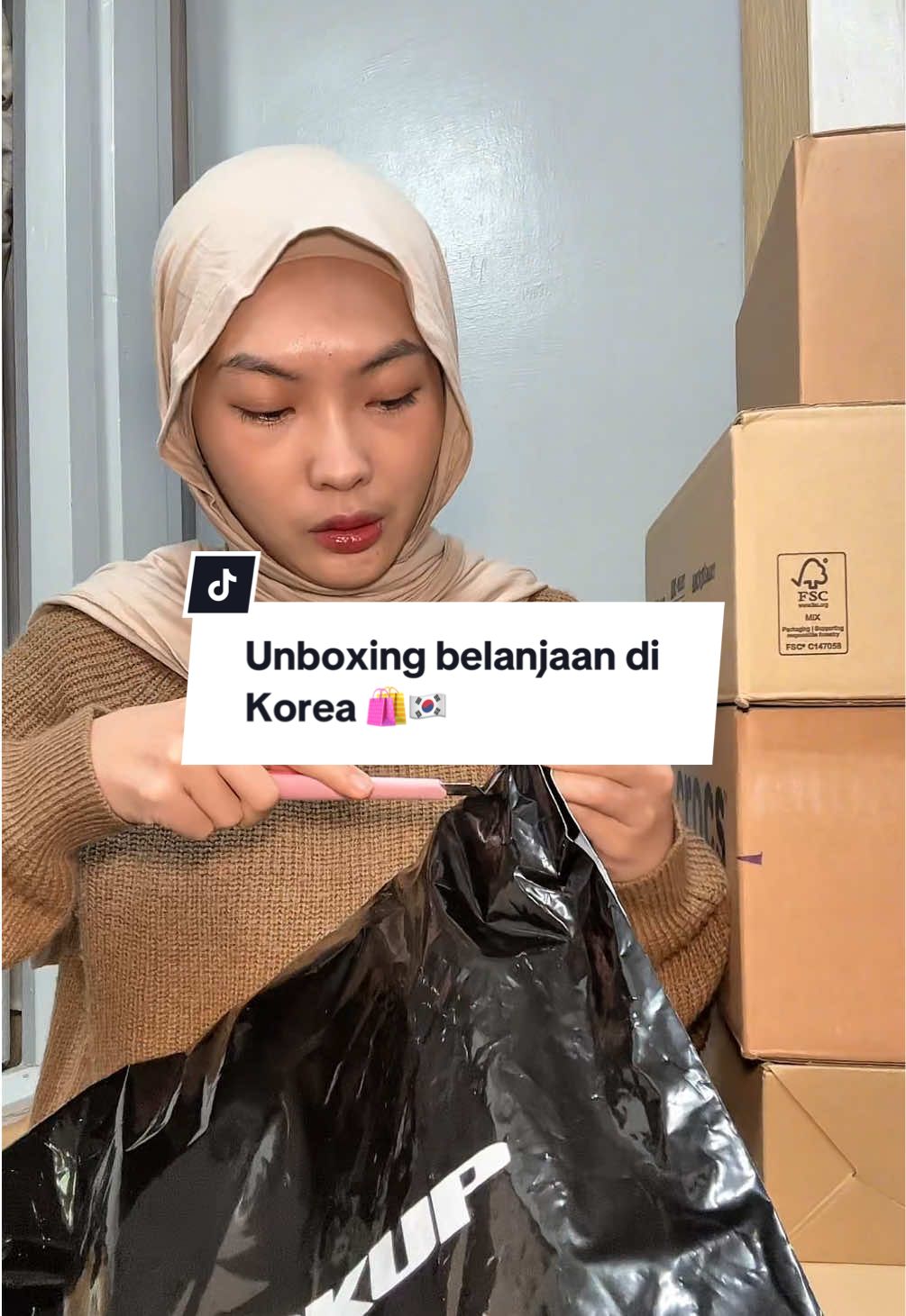 Yang mau jastip langsung bisa ke igoy pickuphere_jastip aja ya.. Lagi open sampe pertengahan april😆 #jastipkorea #unboxingpaket #taslokalkorea 