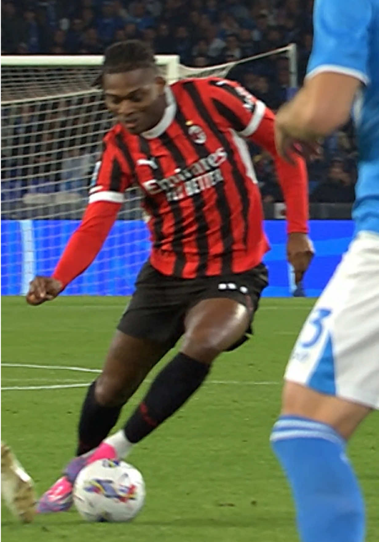 @Rafael Leão 🏄‍♂️ ❤️🖤 #leao #acmilan #seriea 