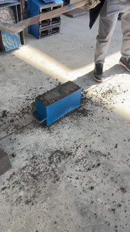 #manualbrickmachine #brickmachinehandmodel #brickmachinemould #blockmakermachine #cementblockmachine 