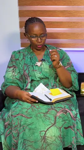 Do not be distraught over the problems in your life. Whatever it is, zamura ijwi ryawe usenge. #rwandatiktok🇷🇼 #rwandaise🇷🇼 #kigalitiktok #rwandanziza #rwandagospel #rwandagospelsongs #kigalirwanda 