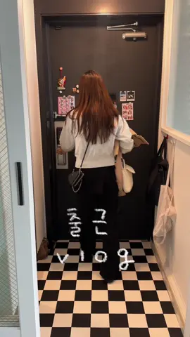 20대 사장 출근 VIog_오늘은 카페사장 모드.. 카페 오픈 해놓고 집와서 새벽까지 일하기..🫠 #Vlog #koreangirl #koreavlog #cafevlog #gotowork #출근브이로그 #카페브이로그 