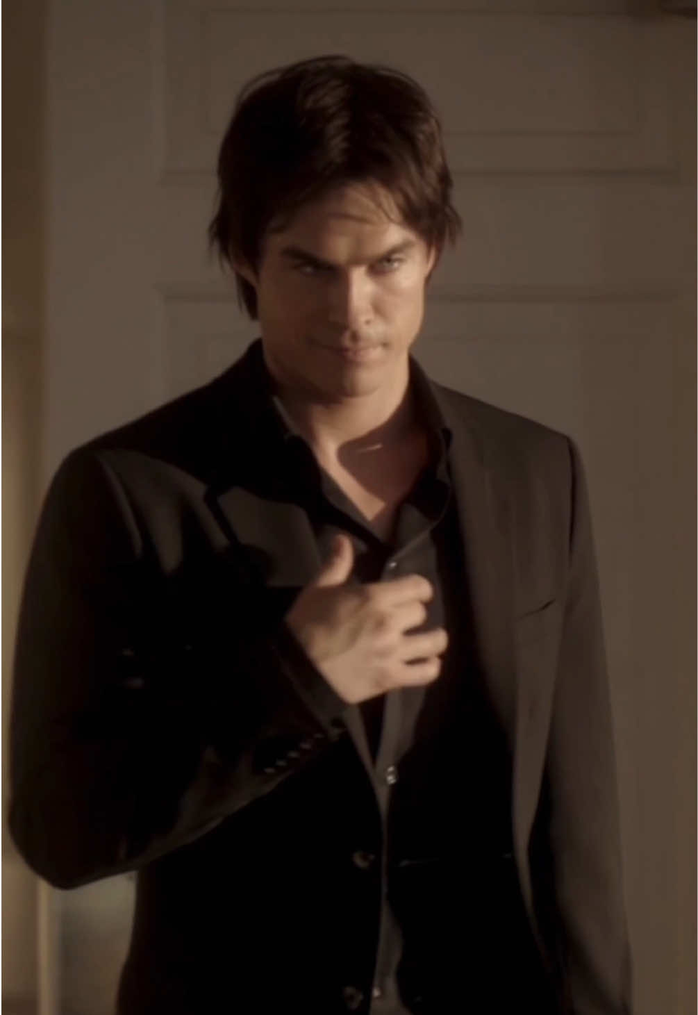 El D3monio entrando en la Iglesia 🔥 #damonsalvatore #damonyelena #delena #thevampirediares #iansomerhalder #cronicascampiricas #tvd #primevideo #seriesentiktok #quever 