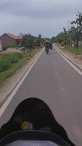 jalan dulu baru curhat... #vixion_modifikasi  #beatmodifikasisimple👍👍  #beattouring  #cbtouring  #nmaxmodifikasi @sukoaja645  @eventurmastuying  @produkngapak001 