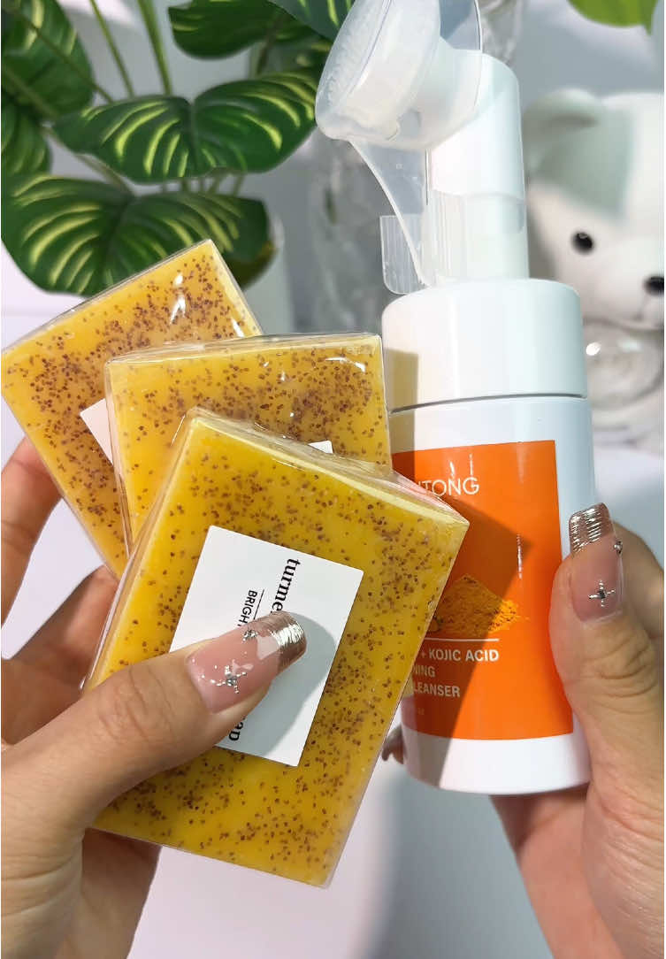Jabón de cúrcuma y limón / Turmeric soap es el indicado para eliminar las manchas en tus axilas, cuello, rostro y entrepierna, debido a la exposición al sol, el acné o el uso de desodorantes #skincare #turmericsoap #jabondecurcuma #hyaluronicacid #kojicacidsoap #despigmentante #despigmentantedeaxilas #tiktokshop #giftguide 