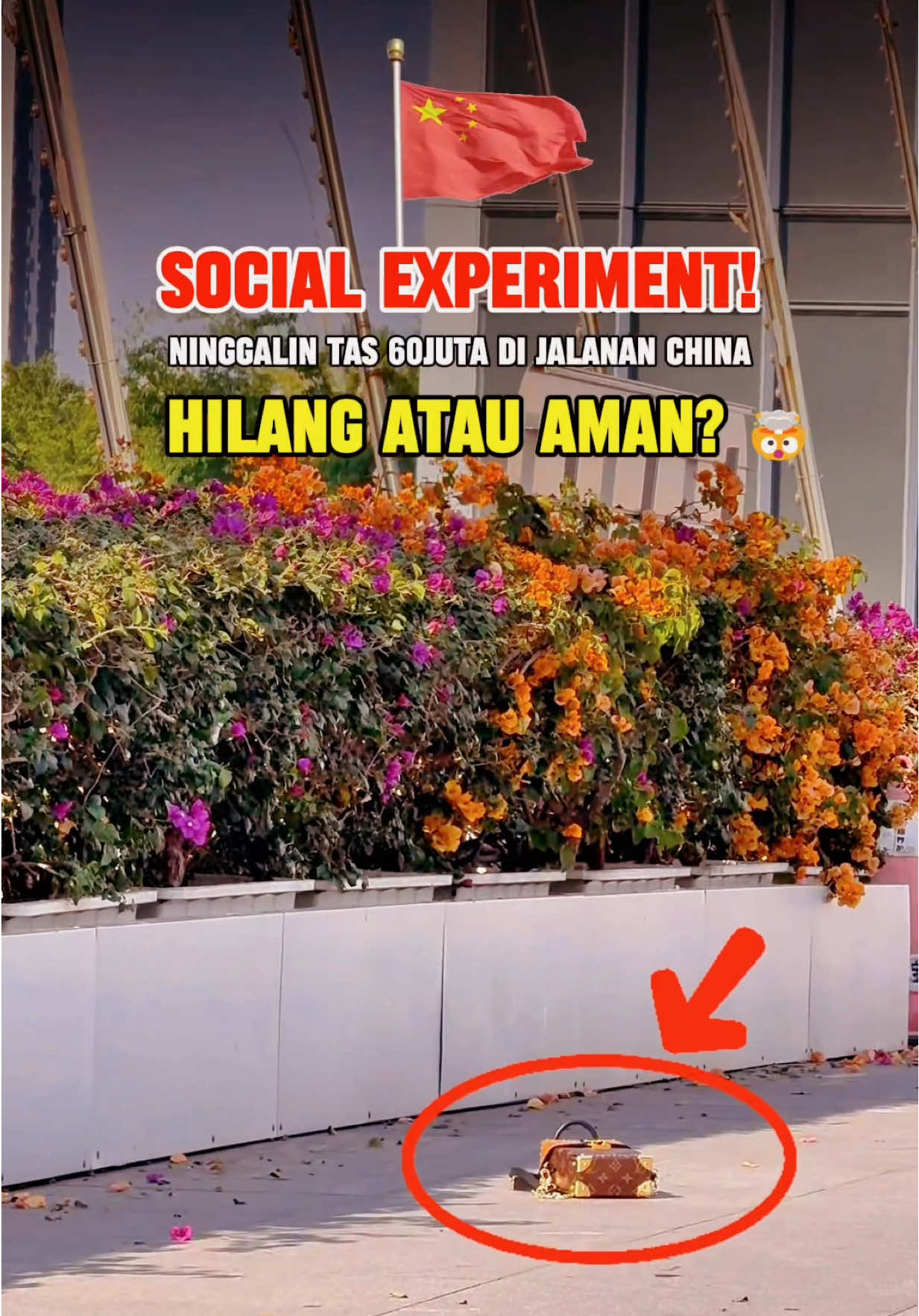 SOCIAL EXPERIMENT CHINA🇨🇳‼️Bukan tas 60jutanya yg nyesek kalau ilang… tapi ISI-nya yg bisa langsung auto wassalam! 😭💸  Di tas ini ada HP VIRAL, Infinix Note 50 Pro PLUS 5G+! Kamera sadis, baterai badak, performa ngebut👀✨ #SocialExperiment #LifeinChina #InfinixNote50ProPlus #fyp #SerunyadiTikTok #RamadanDiTikTok #fypシ #PerempuanBisa 