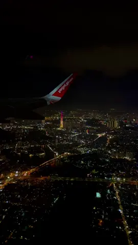 I left pieces of me in places I can't return to. #airplane #fly #night #saigon #saigonvedem #fyp #xuhuong #vietjet 