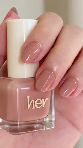 Can you guess how many coats? 🤔💅 @Her Beauty Space #softpolly #nailpolish 