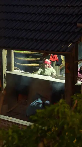 Người giữ ngọn lửa ấm  #dulich #taxua #travel #photo #trasantuyet #trasantuyetcothu #tiemtrakiennongdan 