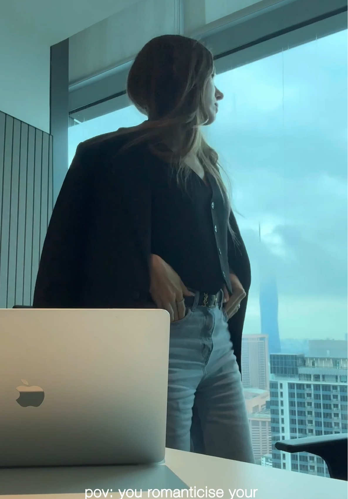 Corporate girl aesthetics #office #corporatelife #career #girlboss #officeaesthetic 