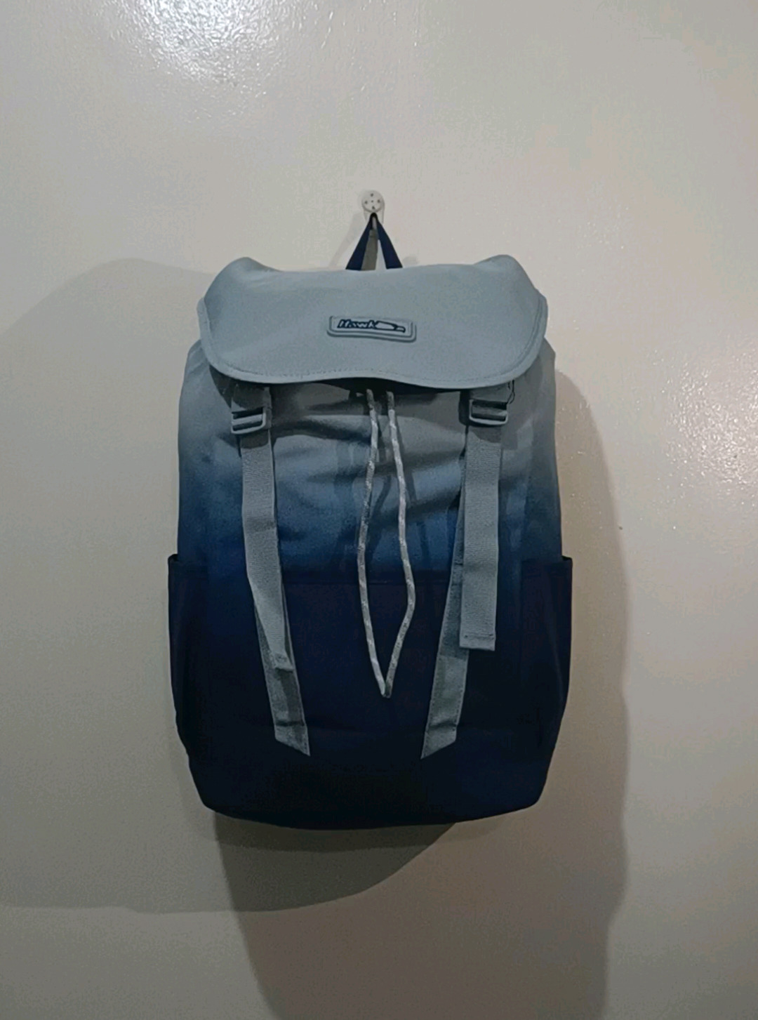 Hawk Bag - perfect for Travel this summer 🏝️🌞 Available in Medium and Large Size! Get this at a lower price this 4.4. Hurry! Click the yellow basket. #hawkbag #hawkbackpack #travelbag #trending #fyp #tiktokfinds #trendingbag #Hawk #Summer