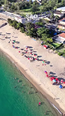 🌊 Descubra os cantinhos especiais da Praia de Boiçucanga! 🏝️ Cada entrada da nossa praia tem um charme único, desde águas calmas para relaxar até ondas perfeitas para esportes radicais.  Seja para curtir um almoço pé na areia, praticar futevôlei, beach tênis ou aproveitar o pôr do sol na praça, Boiçucanga tem opções para todos os estilos! E para viver essa experiência de pertinho, hospede-se no Residencial Villafranca. Conforto, localização privilegiada e toda a vibe do litoral esperando por você! 🌅✨ 📍 A poucos passos da praia! #Boiçucanga #LitoralNorte #Praia #viagem #travel #residencialvillafranca #ferias #vibes 