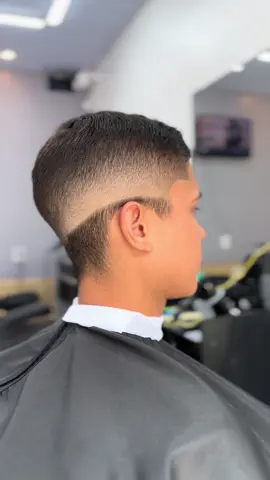 Salva aí esse degrade do dia a dia. 😰💈🔥#cortedecabelo #flypシ #videoviral #vi #sa 