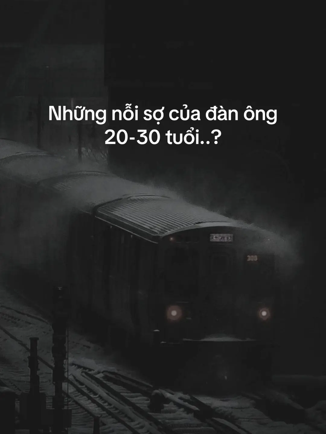 Tôi hiểu, đàn ông ở tuổi 20-30 mang trong mình rất nhiều nỗi sợ. Sợ không kiếm đủ tiền để lo cho bản thân và gia đình. Sợ không có chỗ đứng trong xã hội, mãi chỉ là kẻ vô danh giữa dòng đời tấp nập. Sợ bị so sánh với những người thành công hơn. Sợ thời gian trôi qua mà mình vẫn chưa làm được gì đáng kể. Và cả nỗi sợ không có ai yêu, không tìm được một người thực sự hiểu và trân trọng mình. Những áp lực này khiến nhiều người vội vã lao về phía trước, đưa ra những quyết định sai lầm chỉ vì nỗi lo lắng trong lòng quá lớn. Nhưng điều quan trọng nhất không phải là tốc độ, mà là hướng đi. Đôi khi, chỉ cần dừng lại một chút, bình tâm suy nghĩ, chúng ta sẽ nhận ra con đường đúng đắn hơn. Cuộc sống này không dễ dàng, sẽ có lúc nó vùi dập ta đến mức tưởng chừng không thể đứng dậy. Nhưng nếu giữ được sự bình tĩnh, nhìn nhận vấn đề với một tư duy đúng đắn, ta sẽ luôn tìm thấy lối ra. Hãy nhớ rằng, chẳng có gì phải sợ cả, vì cuối cùng, ai cũng chỉ sống một lần—vậy tại sao không sống một cách vững vàng và đầy kiêu hãnh?#tuduythanhcong #phattrienbanthan #thaydoituduy #xuhuong 