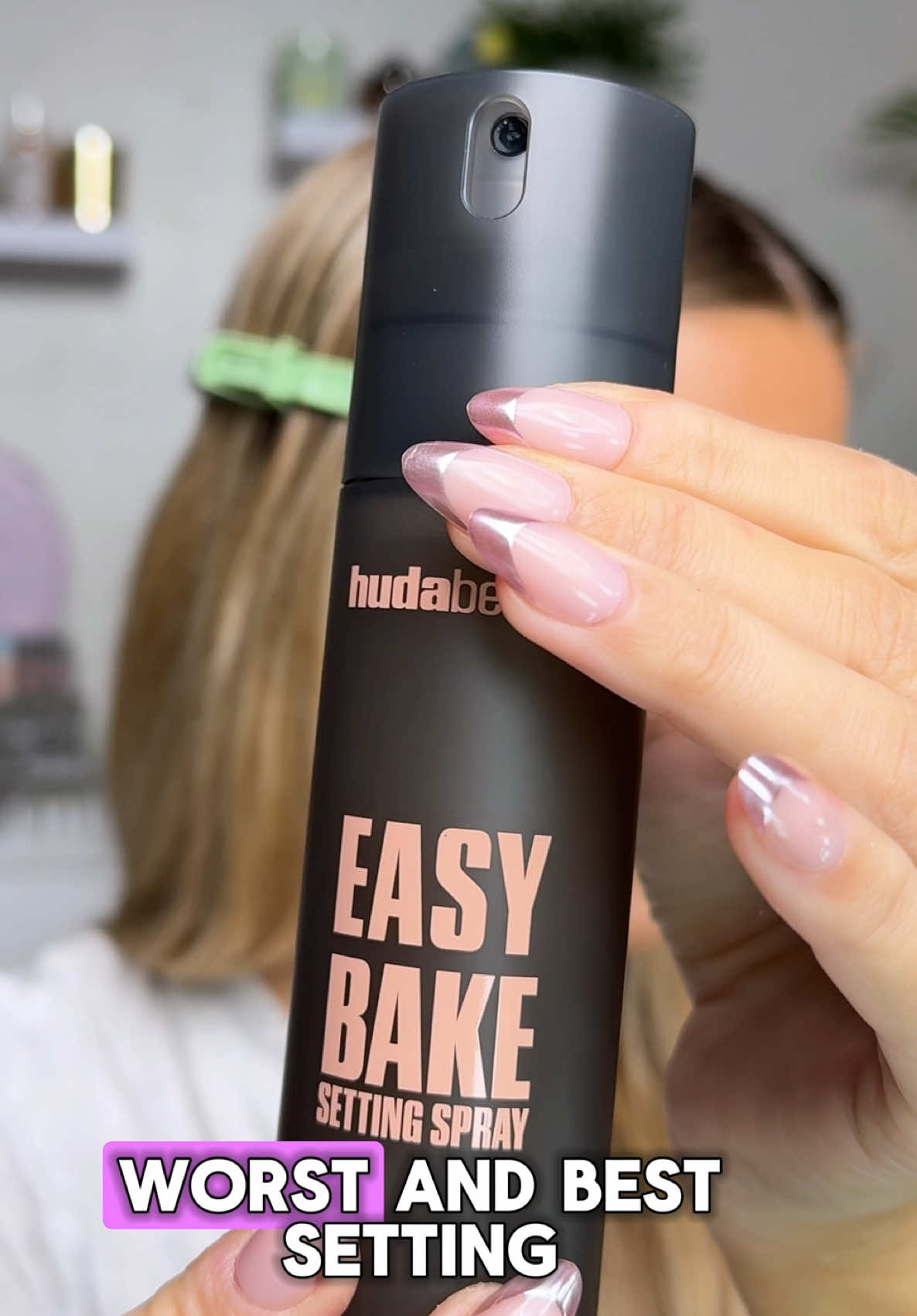 8+ hour wear test with the NEW huda beauty setting spray 👀 The formula 10/10 but the bottle needs to go backkkk to the lab hunnnny!  #makeup #makeuptok #newmakeup #hudabeauty #hudabeautyeasybake #settingspray #longlastingmakeup #honestreview 