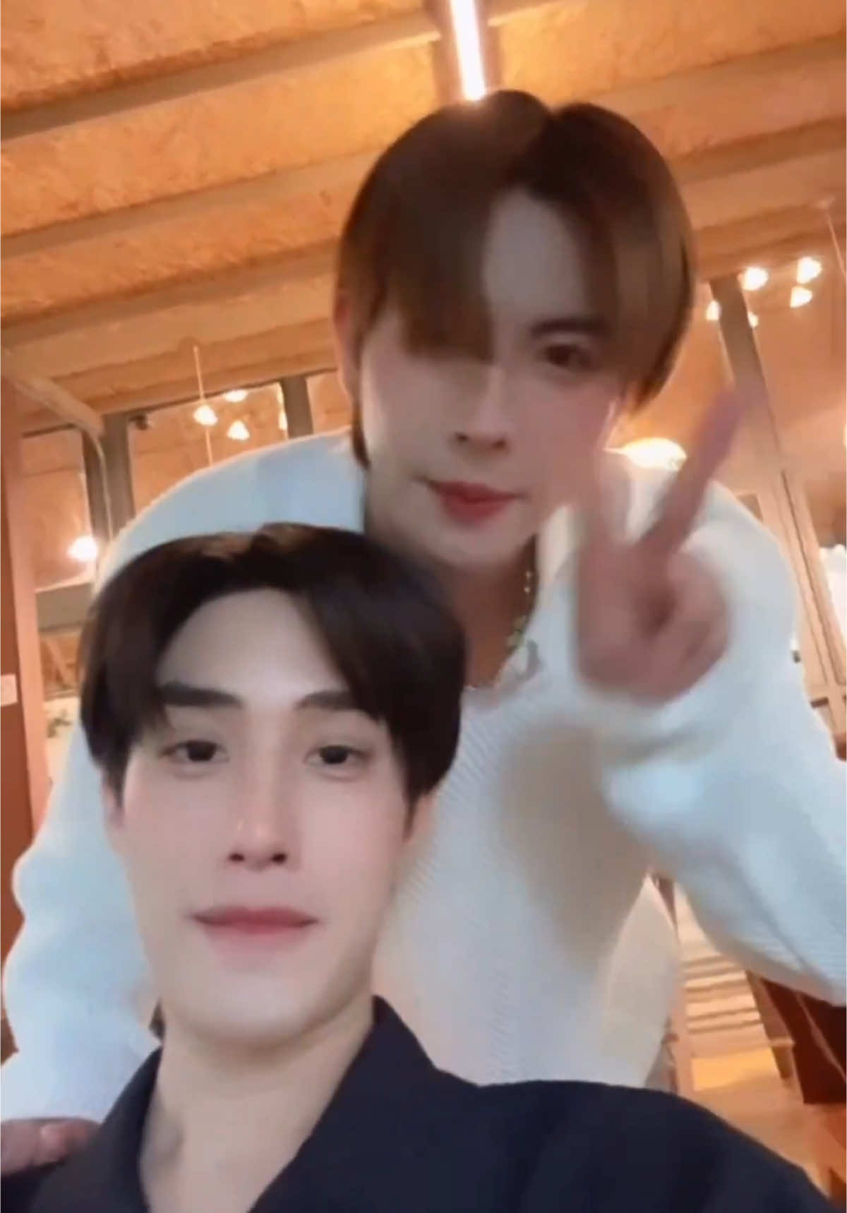 ก็เธอคือ First One คนเดียวในใจฉัน ก็เธอคือ First One, My only one การมีเธอมาอยู่ข้าง ๆ กัน ทำให้รู้ว่าฉันโชคดีมากแค่ไหน 💚🩷 #FirstOneFirstLove  #TleFirstone #เติ้ลเฟิร์สวัน  #TLE_mtm #Firstone  #เติ้ลมติมันท์ #เฟิร์สวันวรรณกร 