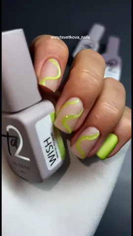 Дизайн неоновым кошачьим глазом 💚🔫#маникюр #рекамендации #кошачийглаз #мкногти 