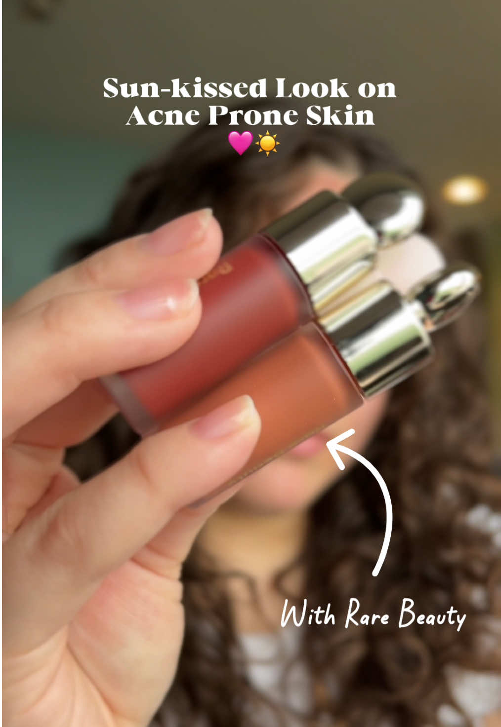 Sun-kissed glow, but make it acne-prone skin friendly ☀️✨ Trying @Rare Beauty for that effortless flush—blush & highlighter as eyeshadow? Say less. 👀💓  #acneproneskin #acnemakeup #rarebeauty #rarebeautyblush #rarebeautymakeup #selenagomez #sunkissedmakeup #grwm 