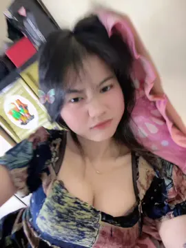 Bisanya nyengir mulu 😆