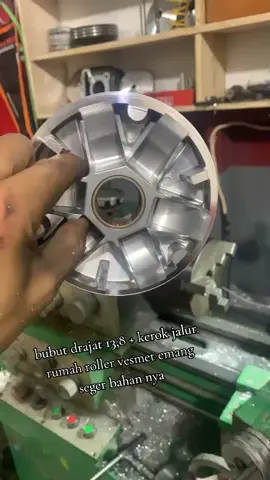 bubut rumah roller vespa metic #fullyvespametic #bubutrumahrollervespametic #vespametic