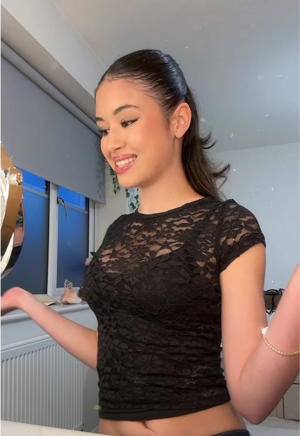 Do you guys think she’ll like the presenttt ❤️ #grwm #getreadywithme #birthday #party #makeup #skincare #MakeupTutorial #MakeupRoutine #partymakeup #glitter #girly #fun #partyoutfit   Hair oil and gloss- @L’Oréal Paris  Moisturiser- @La Roche-Posay  Skin tint- @e.l.f. Cosmetics UK  Foundation- @Skintific Official  Blush- @Rare Beauty  Eyeliner and lip liner- @KIKO Milano  Gloss- @LA MER 