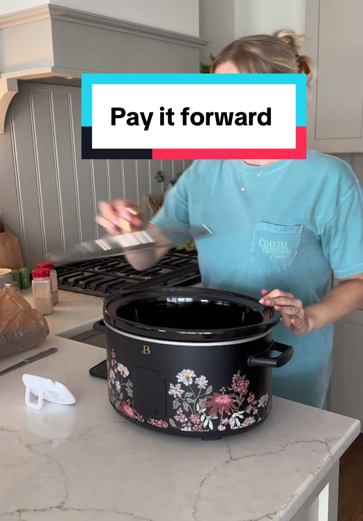 Dropped off dinner for a family with a newborn. This is my favorite way to show someone I care, and to hopefully help them feel loved 🫶🏼 #parenting #motherhood #mom #newmom #newborn #payitforward 