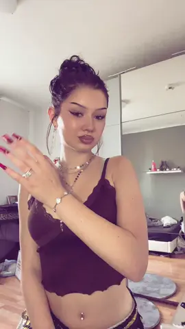 I love the jewelry from @Glamisky 😩❣️ #jewelry #fy #fyp #trendingvideo #foryoupage #viralvideos #dancer #girl #girldancer #trends #viral_video #bellydancetiktok #oriental #berlin #deutschland #arab #silver #ArabTikTok 