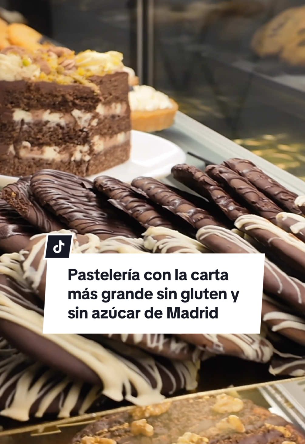 ¡Atención a este “secreto” en Madrid! 🤫 - Brownies, trufas y cookies sin gluten 🍪 - Postres keto bajos en hidratos 🍫 - Cremas untables sin azúcar para chuparse los dedos 🤍 Si buscas variedad y salud en cada bocado, ¡nos vemos aquí, en Le Sweet! #recetasaludable #healthy #singluten #sinazucar #sugarfree #postressaludables #comidasaludable #sinazucar #singluten #sinharina #madrid #lowcarb #alimentacionsaludable #keto #glutenfree #recetas #pasteleriamadrid 