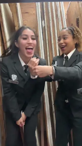 she didnt even notice 💀💀#fyp #fypシ #greenscreenvideo #boss #suck #trending #trend #trendy #freinds 