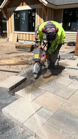 #pavers#skills#husqvarna#construccion#albañil#hardscap#parati#fyp#worktips#ideas#compartiendo#enseñando#bluecollar#paraelmundoentero🌍#humilde#para#responsable#DIY#oddlysatisfying 