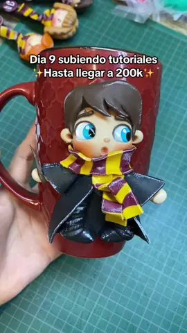 Harry potter 💛❤️🖤#tazaspersonalizadas #pastaflexible #porcelanafria #porcelain #polimerclay #clayart #manualidades #harrypotter #tutorial 